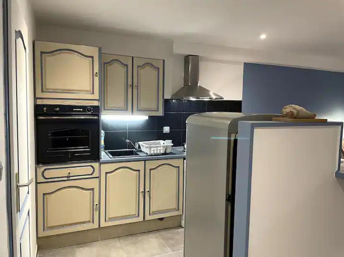 Appartement Avec Parking Gratuit Et Wifi Vierzon Dış mekan fotoğraf
