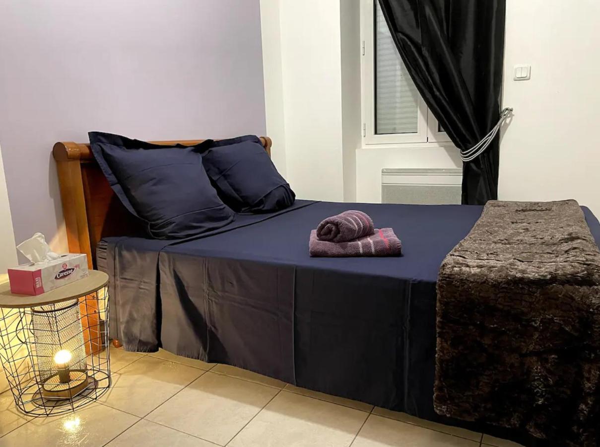 Appartement Avec Parking Gratuit Et Wifi Vierzon Dış mekan fotoğraf