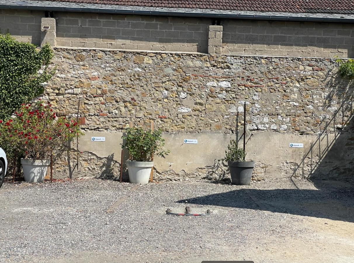 Appartement Avec Parking Gratuit Et Wifi Vierzon Dış mekan fotoğraf