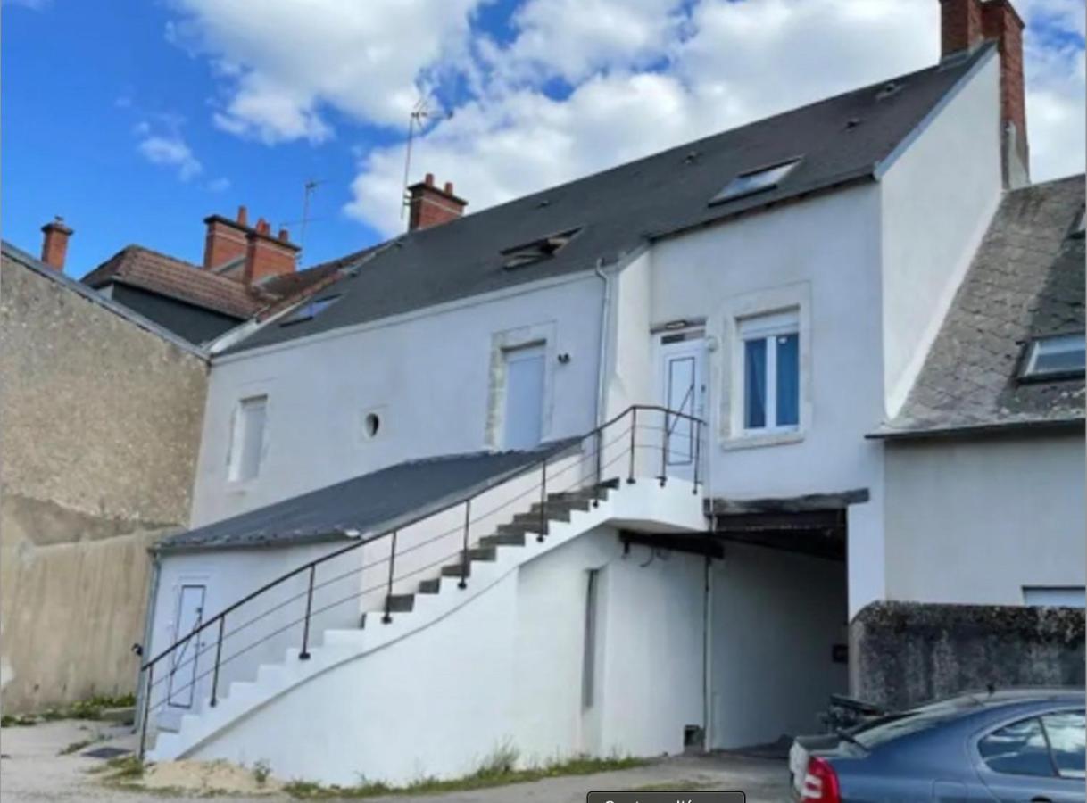 Appartement Avec Parking Gratuit Et Wifi Vierzon Dış mekan fotoğraf