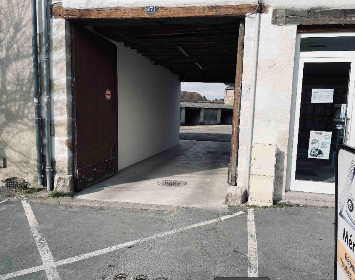 Appartement Avec Parking Gratuit Et Wifi Vierzon Dış mekan fotoğraf