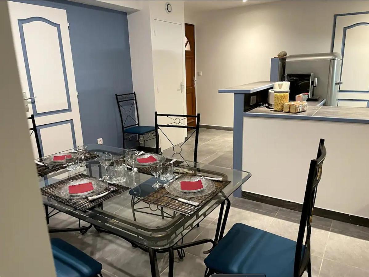 Appartement Avec Parking Gratuit Et Wifi Vierzon Dış mekan fotoğraf