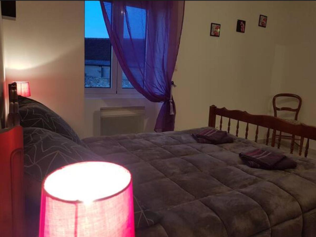 Appartement Avec Parking Gratuit Et Wifi Vierzon Dış mekan fotoğraf