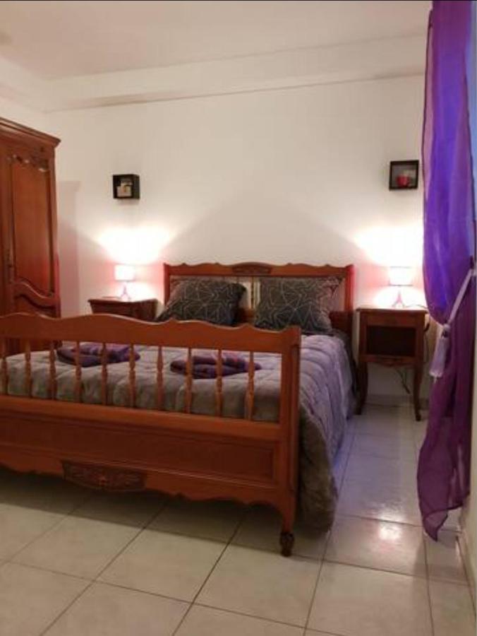 Appartement Avec Parking Gratuit Et Wifi Vierzon Dış mekan fotoğraf