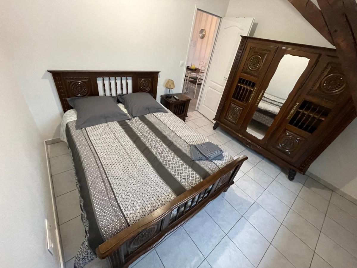 Appartement Avec Parking Gratuit Et Wifi Vierzon Dış mekan fotoğraf
