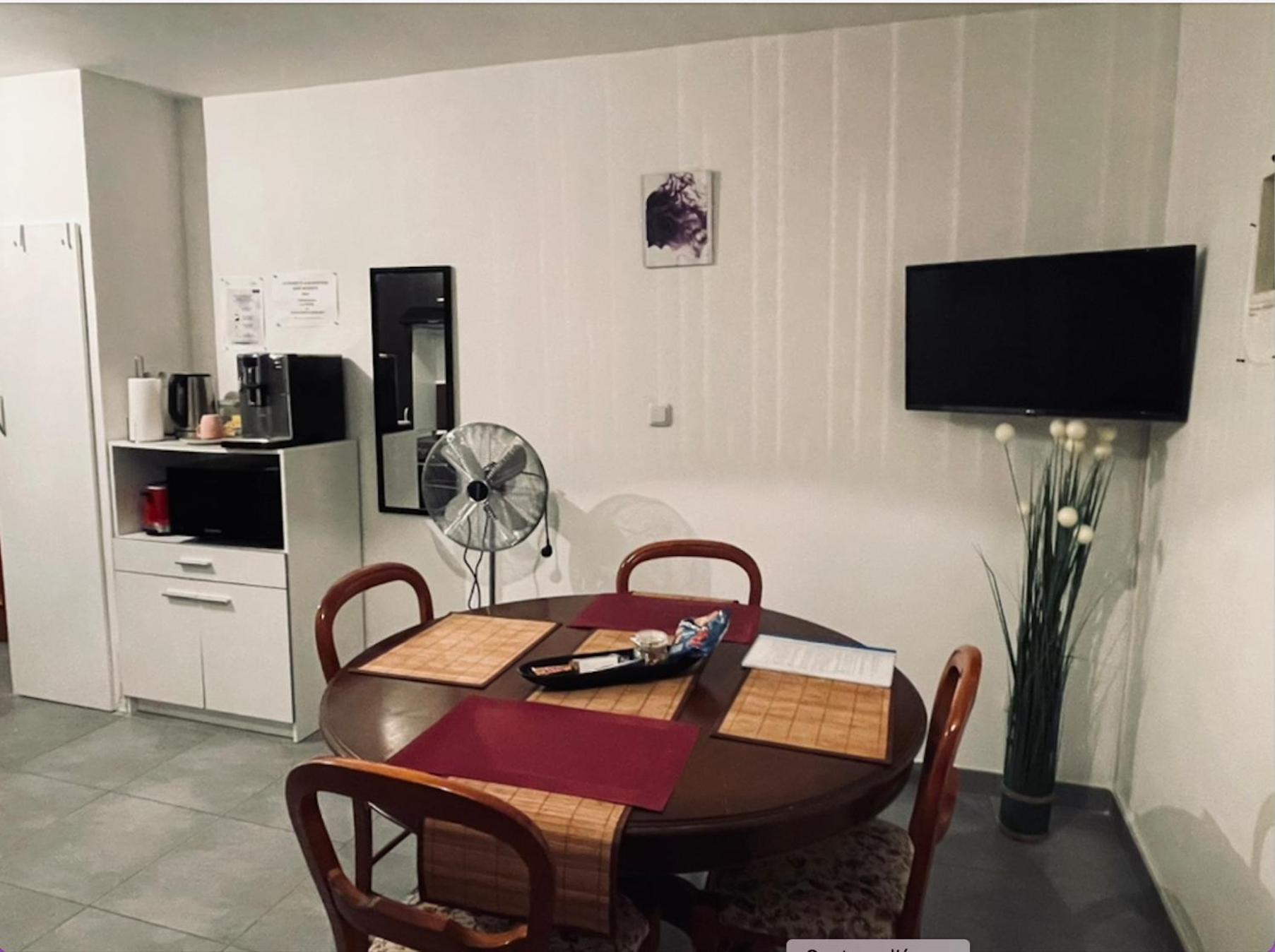 Appartement Avec Parking Gratuit Et Wifi Vierzon Dış mekan fotoğraf