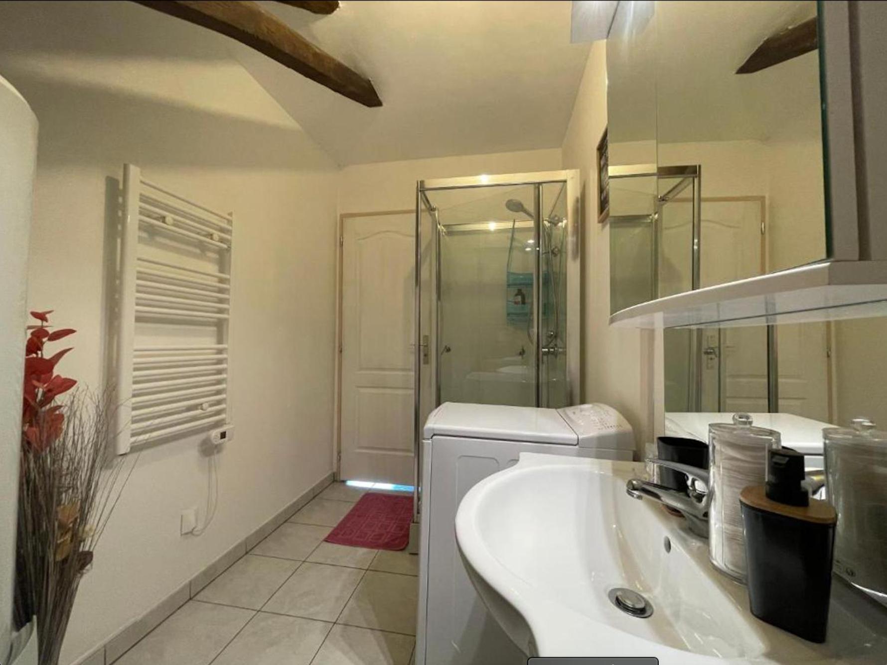 Appartement Avec Parking Gratuit Et Wifi Vierzon Dış mekan fotoğraf